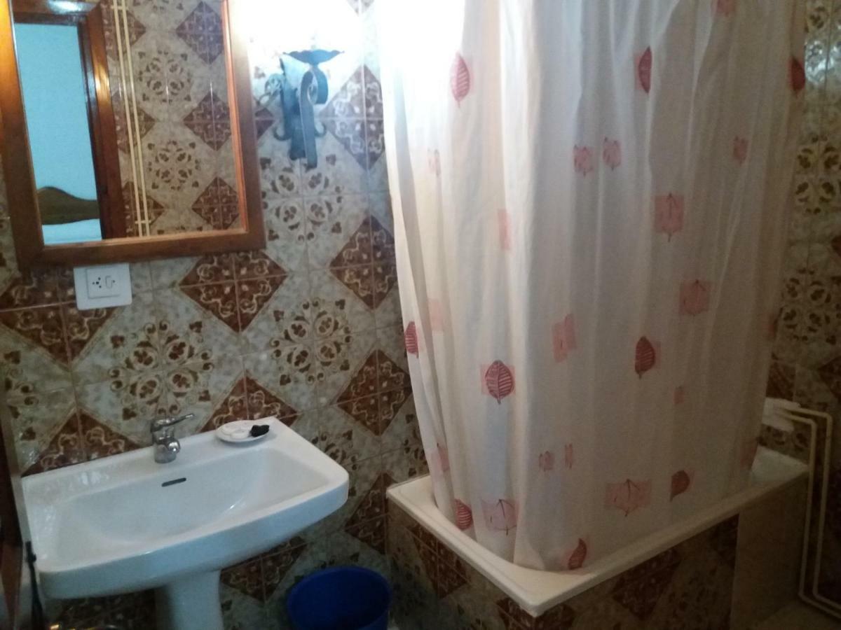 Hostal Gran Capitan Bargas Eksteriør billede